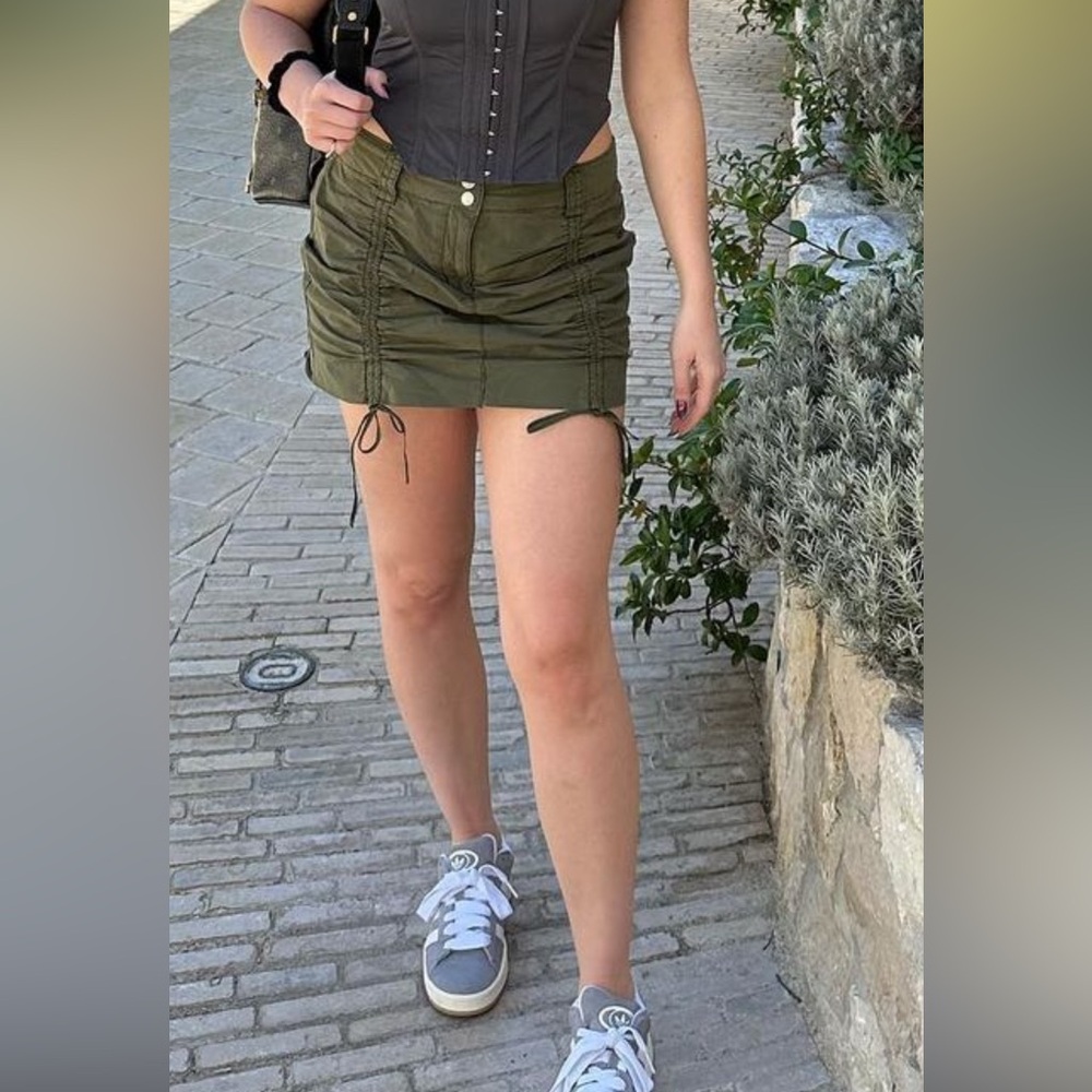 Garage skort